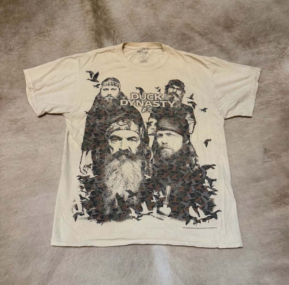 Duck Dynasty Graphic T-Shirt Size Large